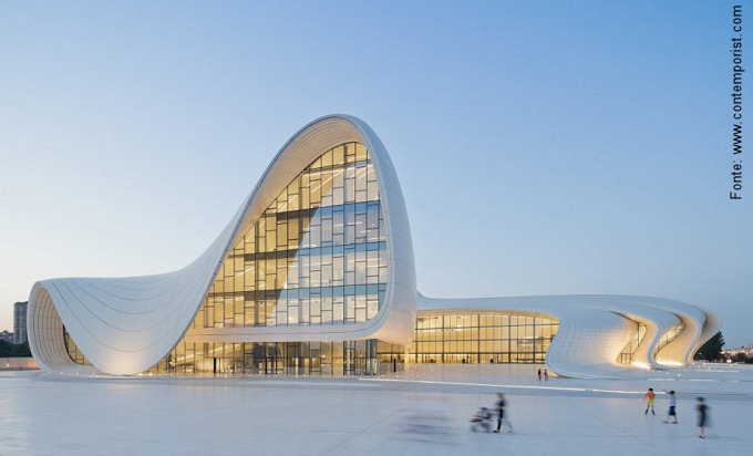 Ainda no início de sua construção, a apresentação planejada do novo centro cultural da cidade de Baku, no Azerbaijão, impressiona por sua beleza.