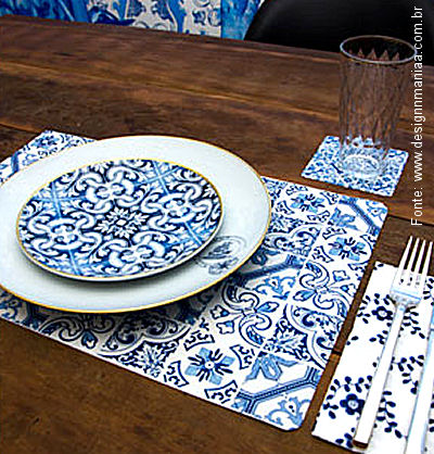 Louças, copos, xícaras, jogos americanos, todos os acessórios também vêm sendo "decorados" com os motivos portugueses.